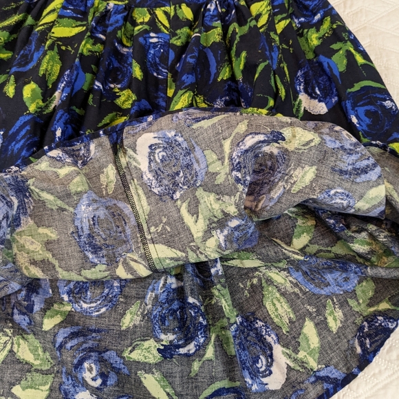 Ann Taylor LOFT Floral Pleated Skirt Women's 4 - Picture 5 of 8